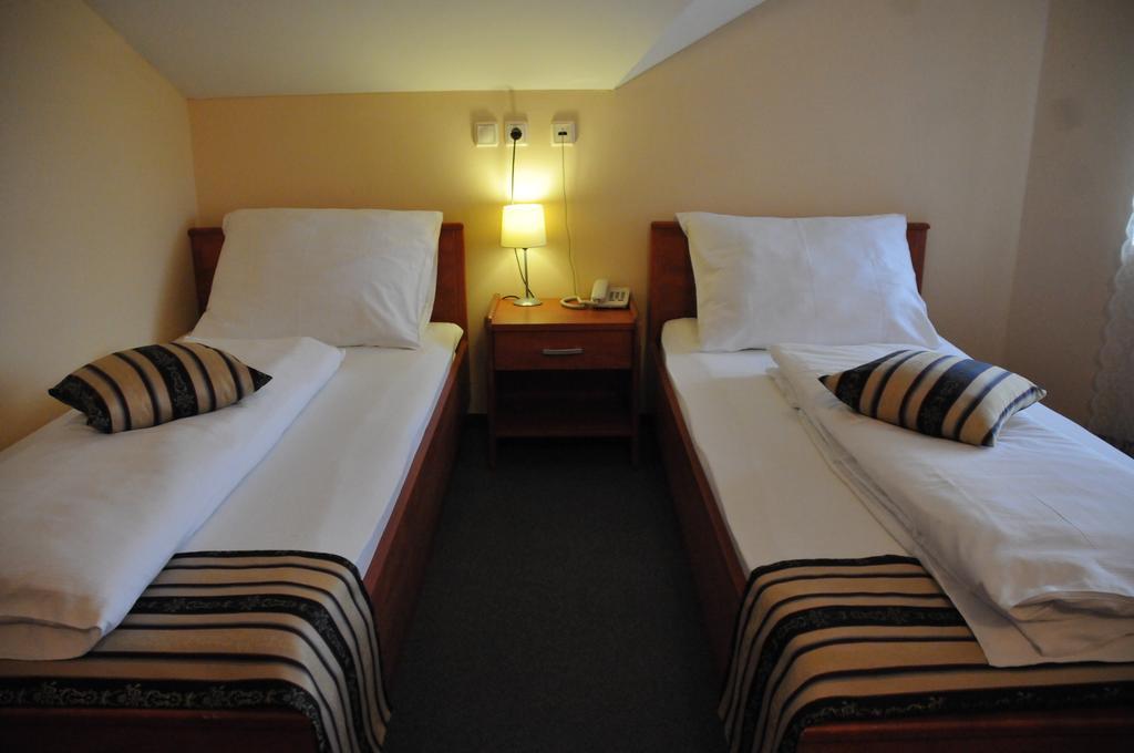 Hotel Galerija Zagreb Room photo