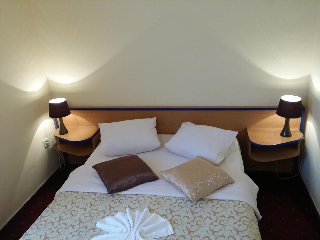 Hotel Galerija Zagreb Room photo